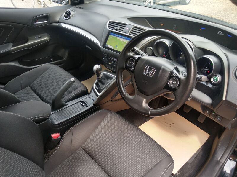 View HONDA CIVIC I-DTEC SE PLUS NAVI TOURER